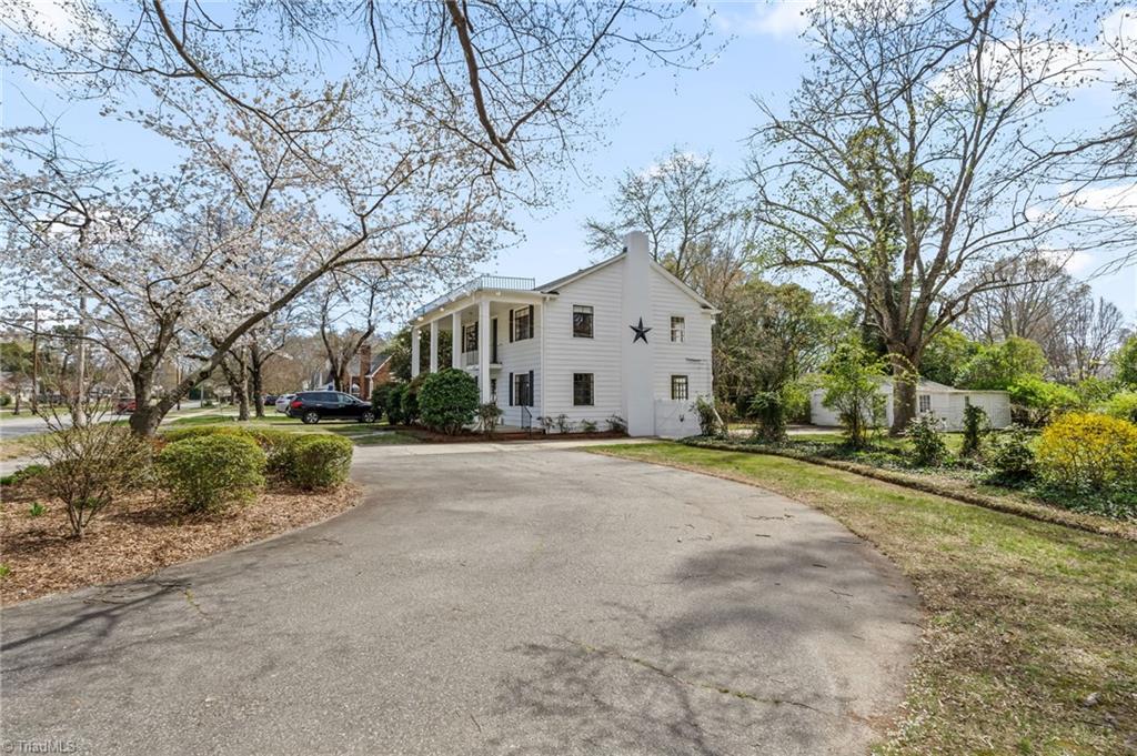 619 West Lexington Avenue High Point, NC 27262 - Photo 4 of 50
