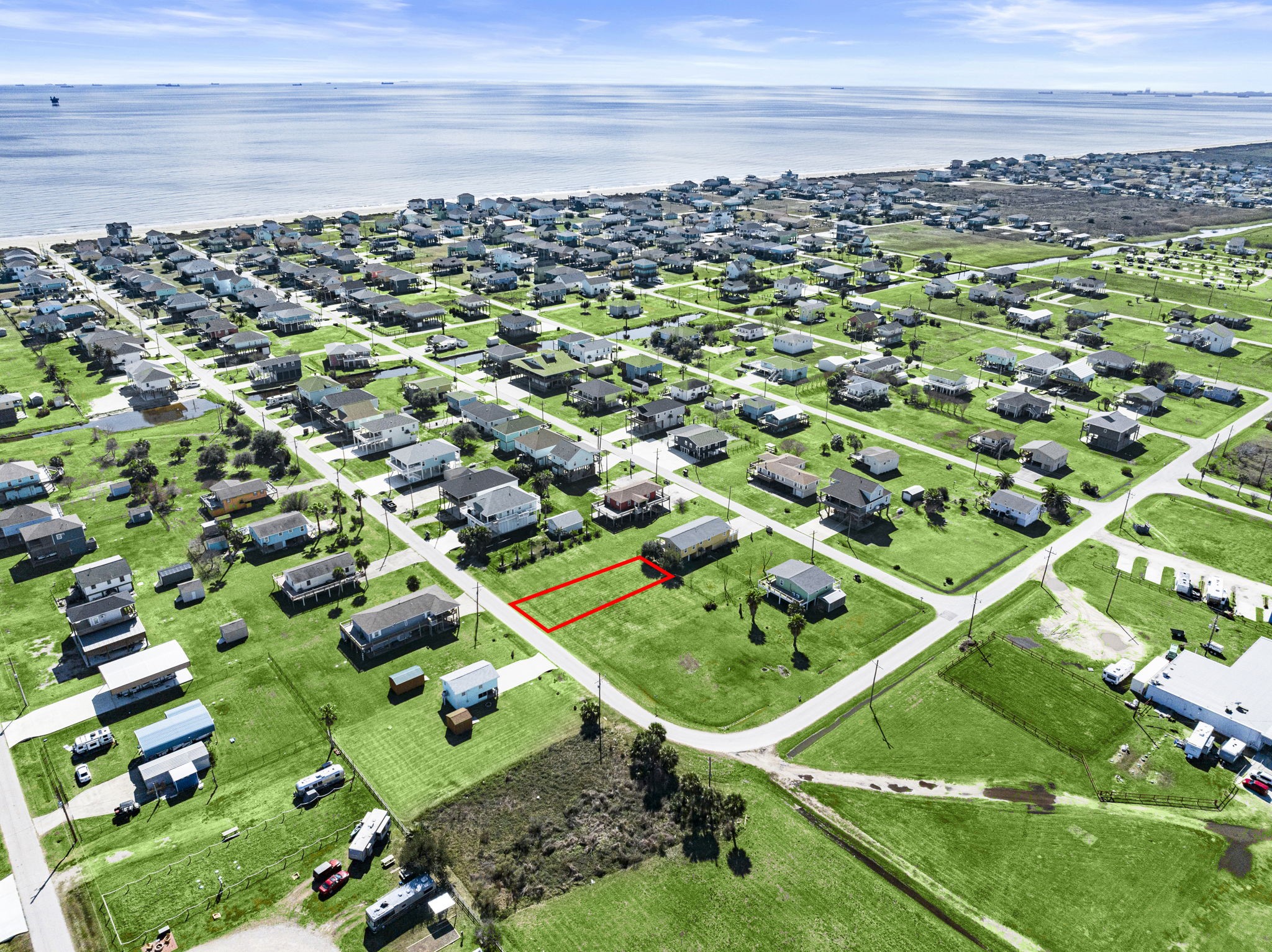 975 Wommack Crystal Beach, TX 77650 - Photo 5 of 17 a view of a city