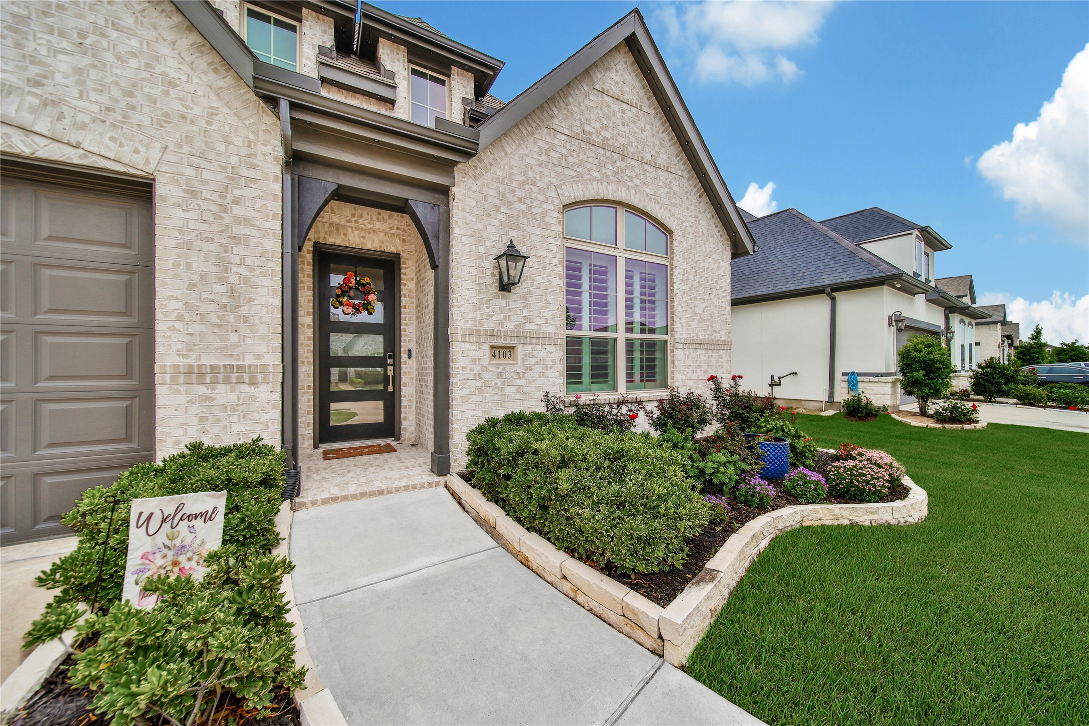 4103 Shackleton Court Rosharon, TX 77583 - Photo 6 of 32 Welcome to Royal Estates, an exclusive gated community in Meridiana
