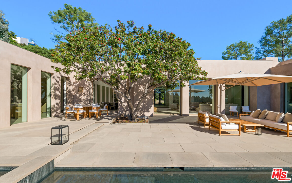 1016 North Hillcrest Road Beverly Hills, CA 90210 - Photo 19 of 35