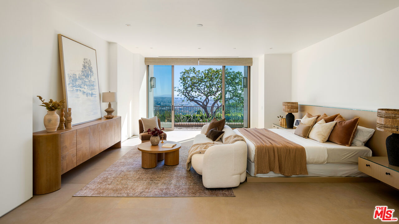 1016 North Hillcrest Road Beverly Hills, CA 90210 - Photo 20 of 35