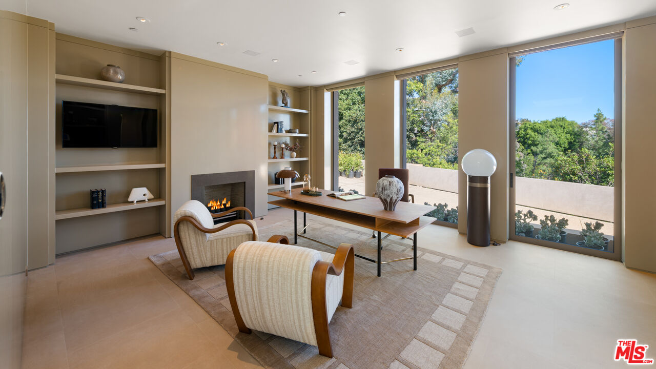 1016 North Hillcrest Road Beverly Hills, CA 90210 - Photo 27 of 35