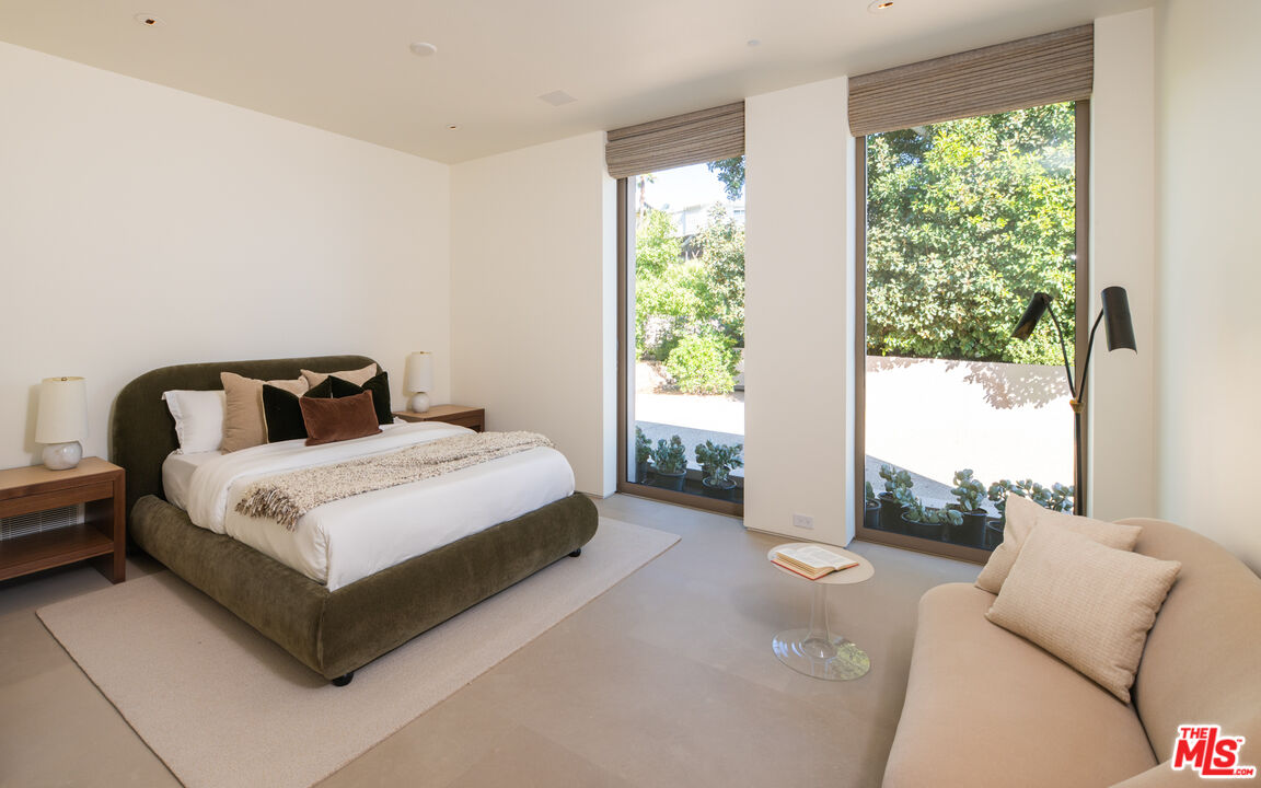 1016 North Hillcrest Road Beverly Hills, CA 90210 - Photo 30 of 35