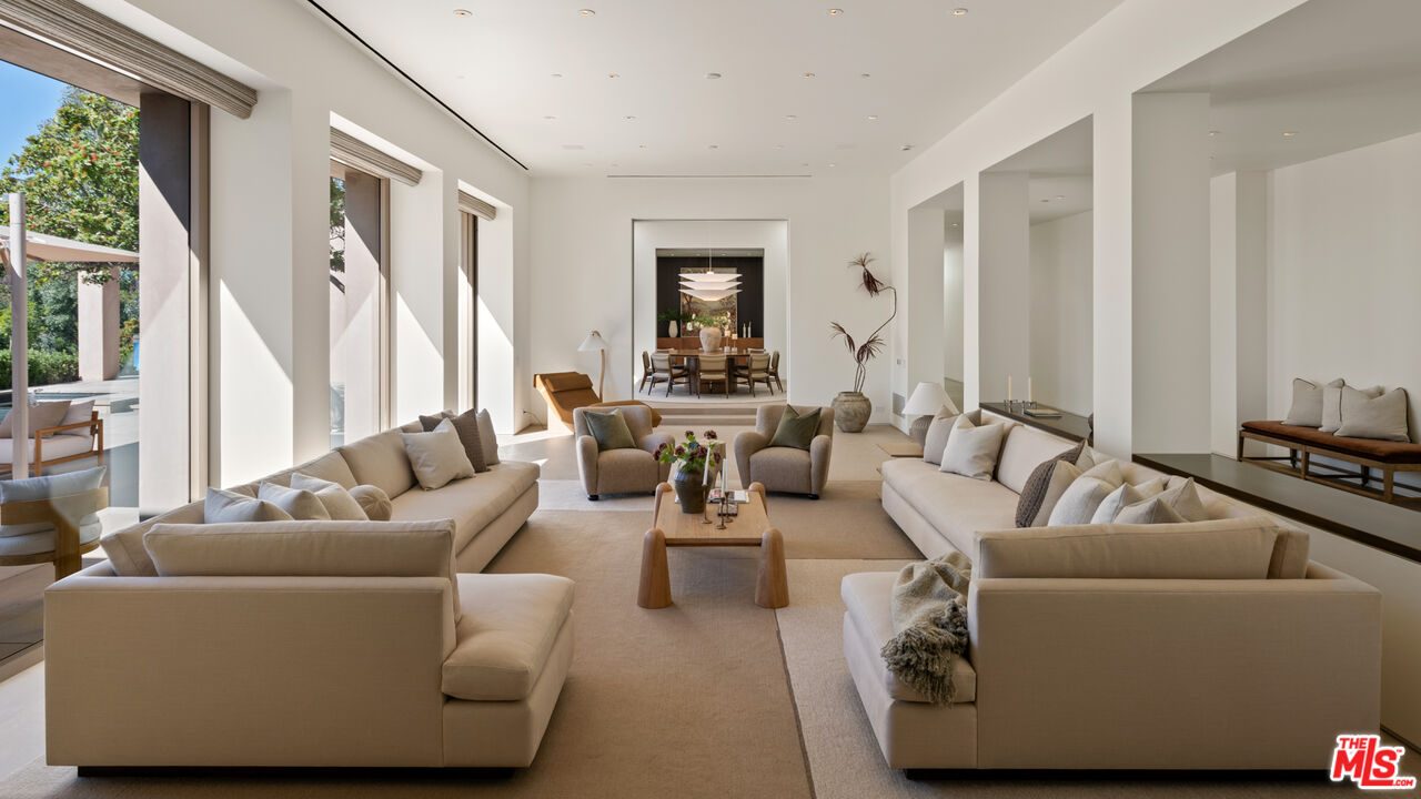 1016 North Hillcrest Road Beverly Hills, CA 90210 - Photo 10 of 35