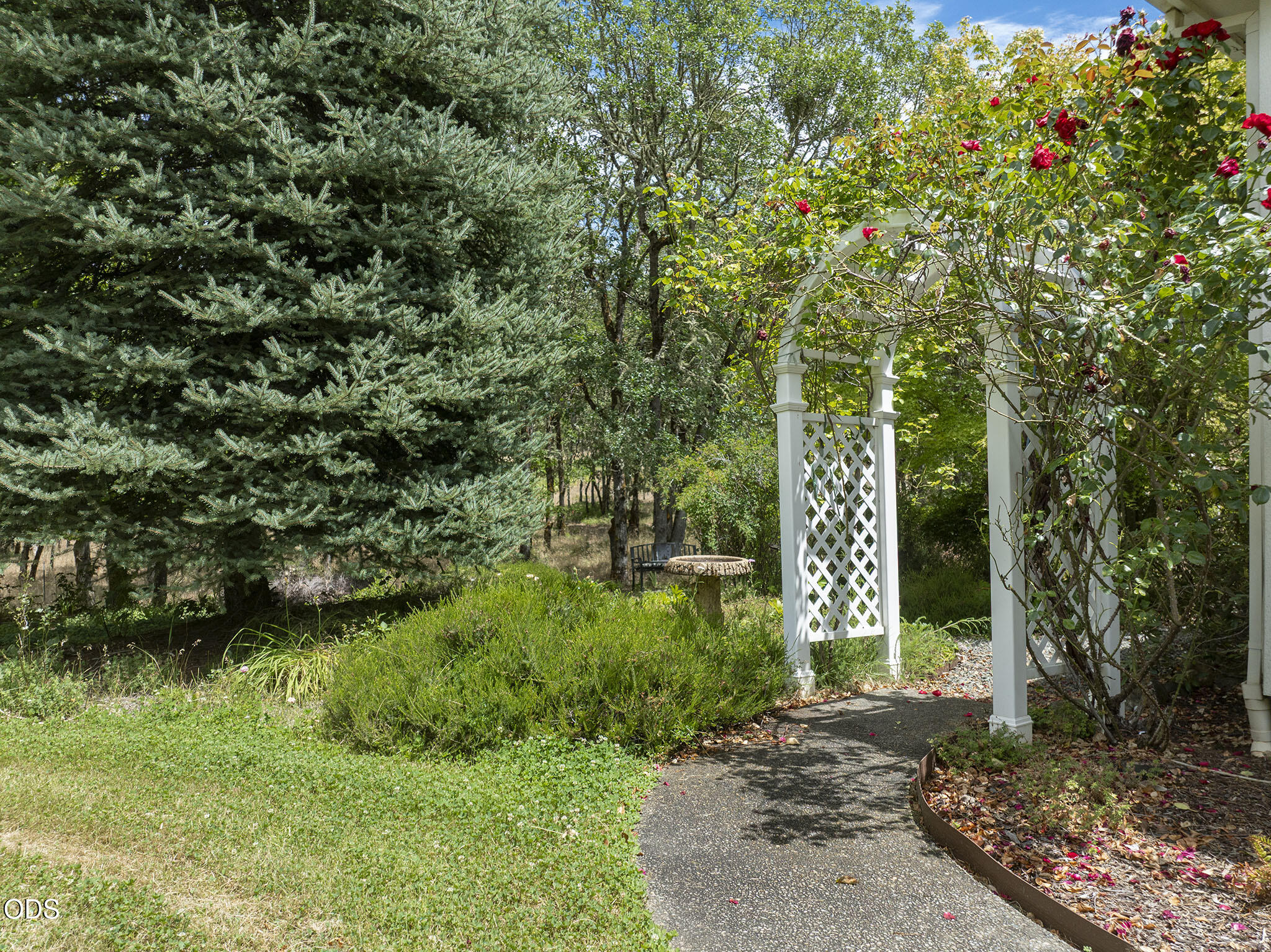 279 Ridgefield Road Grants Pass, OR 97527 - Photo 41 of 62