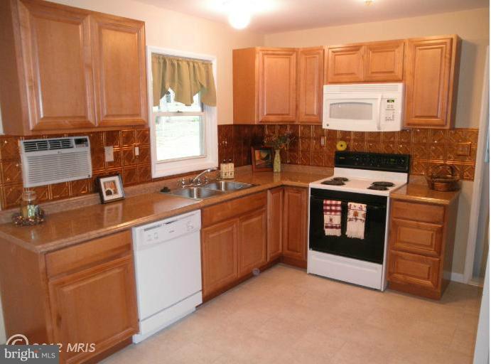 805 Chatfield Road Joppa, MD 21085 - Photo 3 of 30 Kitchen