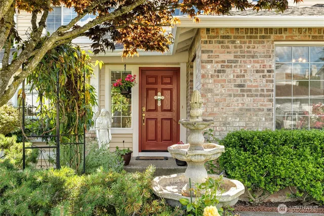 a view of a house with outdoor space