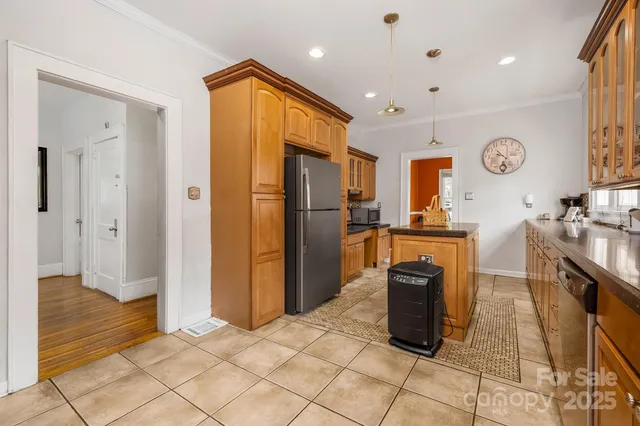 $600,000 | 209 Grandin Road, Charlotte, NC 28208