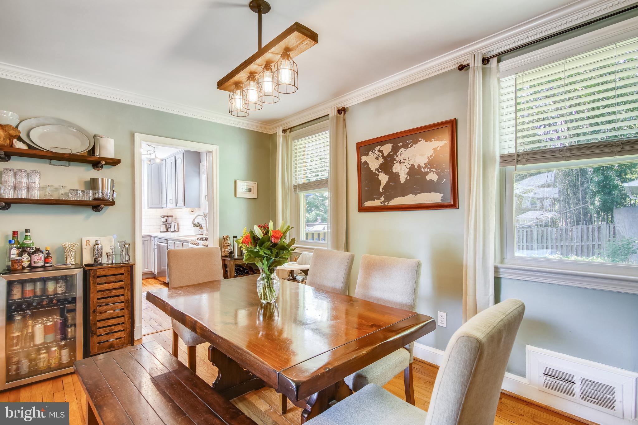 10414 Inwood Avenue Silver Spring, MD 20902 - Photo 12 of 44 Dining room