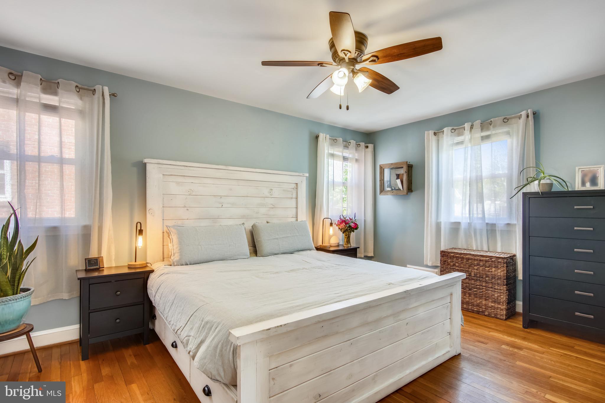 10414 Inwood Avenue Silver Spring, MD 20902 - Photo 20 of 44 Sunlit primary bedroom