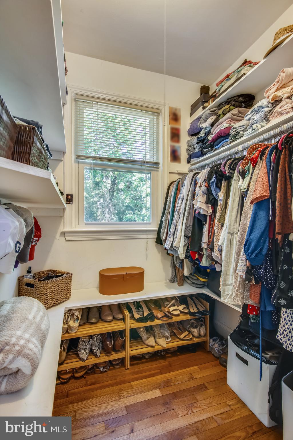 10414 Inwood Avenue Silver Spring, MD 20902 - Photo 21 of 44 Walk in closet