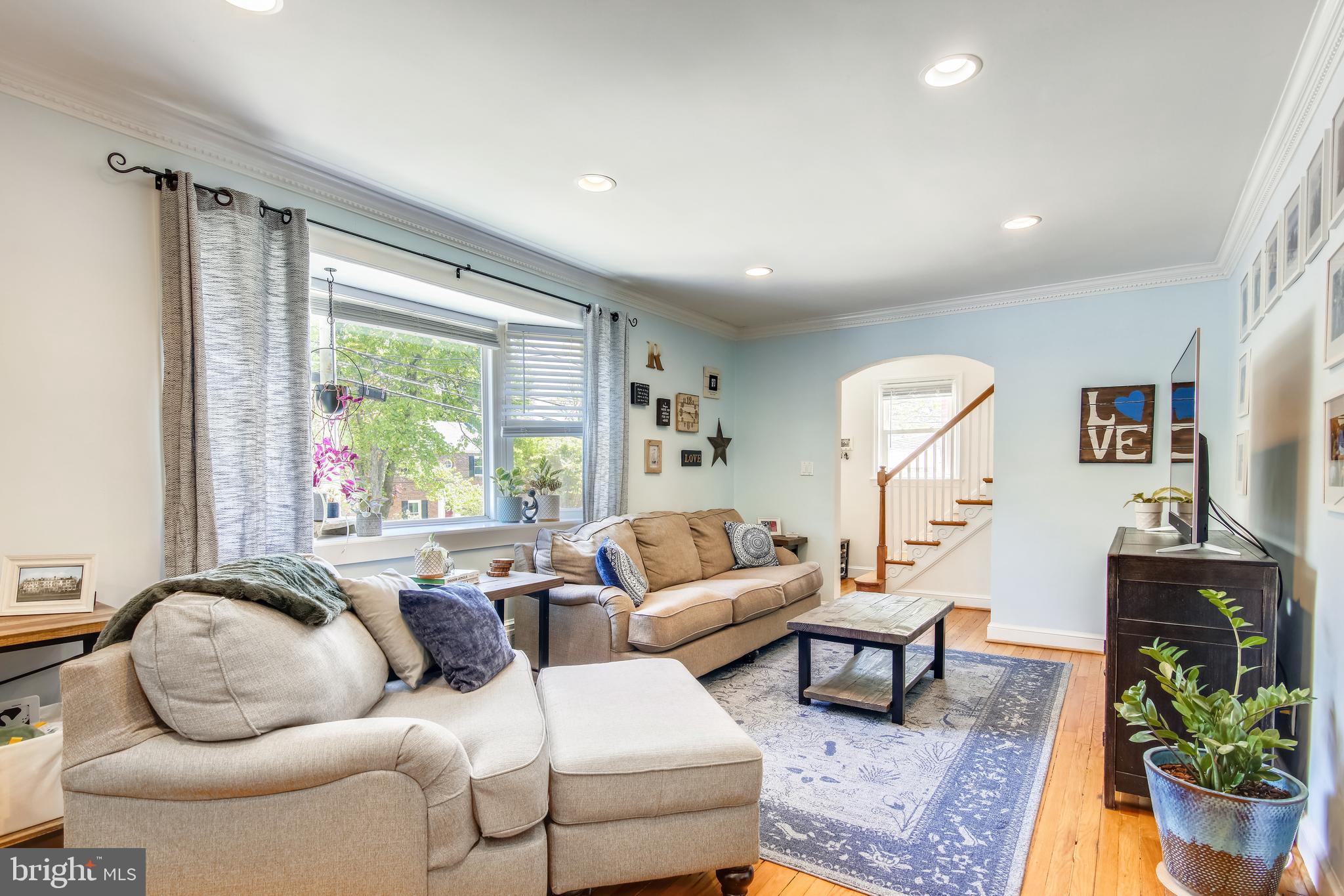 10414 Inwood Avenue Silver Spring, MD 20902 - Photo 10 of 44 Loads of natural light
