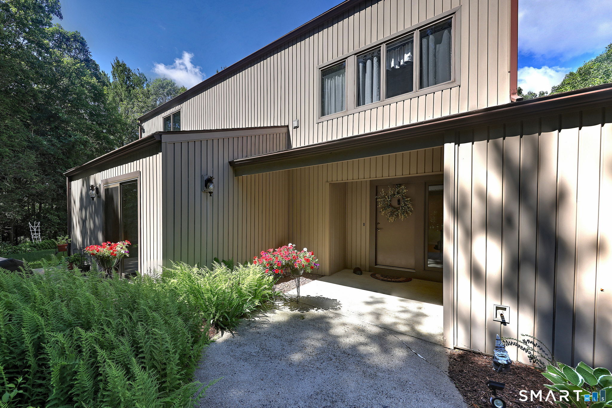 151 Cheshire Road Bethany, CT 06524 - Photo 4 of 40
