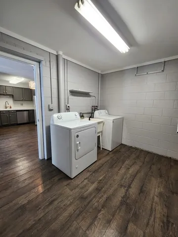 $2,100 | 123 Brewster Court, Unit B, Bloomingdale, IL 60108