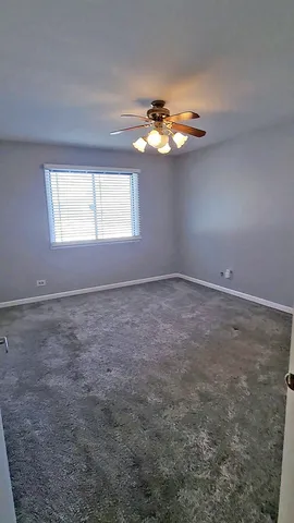 $2,100 | 123 Brewster Court, Unit B, Bloomingdale, IL 60108