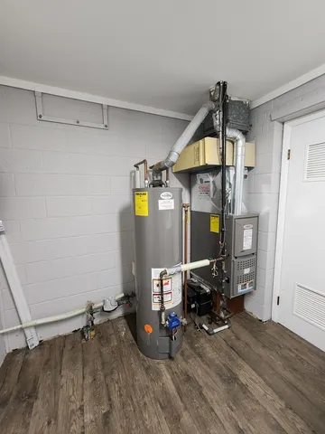 $2,100 | 123 Brewster Court, Unit B, Bloomingdale, IL 60108