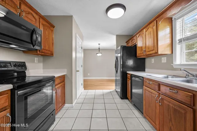 $1,700 | 529 Blackberry Court, Hubert, NC 28539