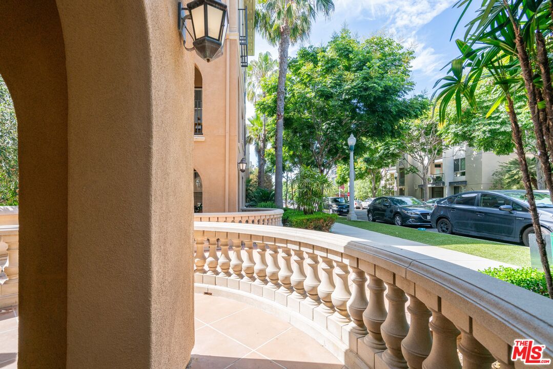 13080 Pacific Promenade, Unit 109 Playa Vista, CA 90094 - Photo 19 of 60 a view of a back yard