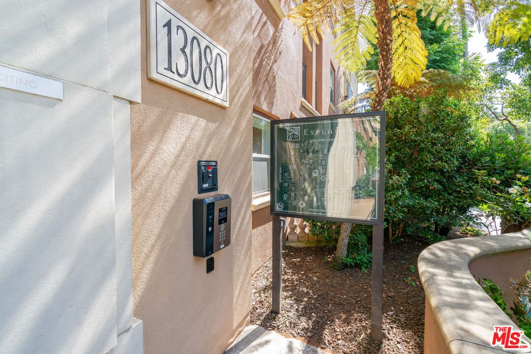 13080 Pacific Promenade, Unit 109 Playa Vista, CA 90094 - Photo 32 of 60 a view of entryway