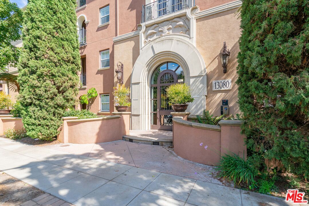 13080 Pacific Promenade, Unit 109 Playa Vista, CA 90094 - Photo 33 of 60 a view of building with garden