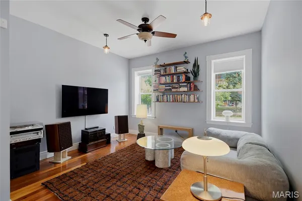 $349,900 | 1906 Wyoming Street, St. Louis, MO 63118
