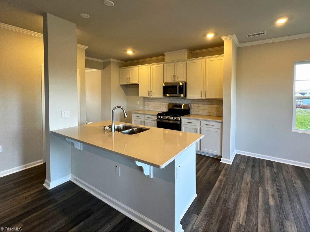 124 Palomino Drive King, NC 27021 - Photo 9 of 49 Kitchen - Gas Range, Quartz Countertops, SS Appliances