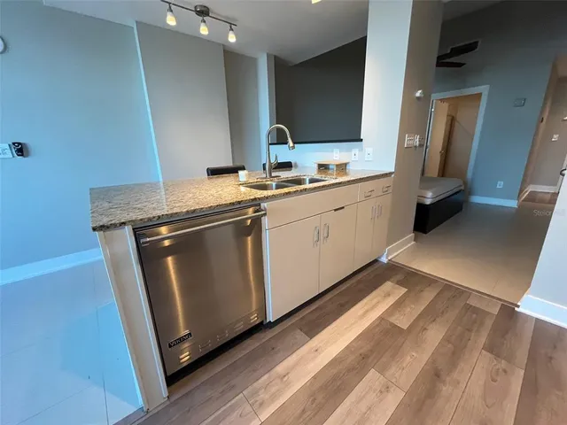 $2,000 | 1208 East Kennedy Boulevard, Unit 817, Tampa, FL 33602