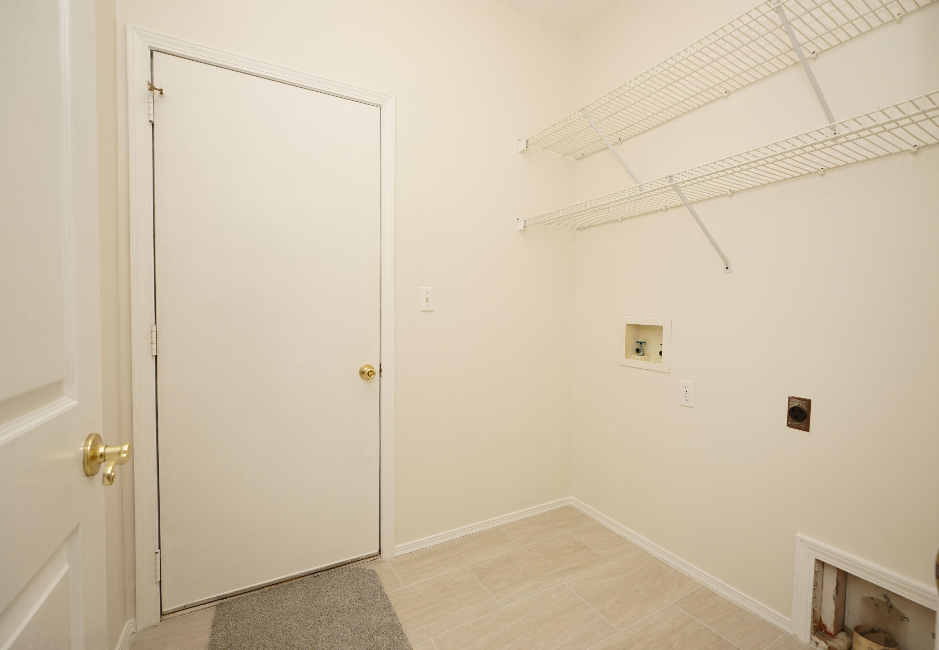 4505 Parkwood Square Niceville, FL 32578 - Photo 22 of 30 a bathroom with a shower