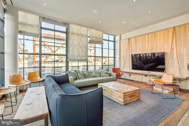 $2,100 | 2030 8th Street Northwest, Unit 310, Washington, DC 20001