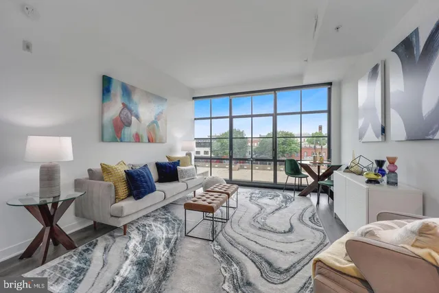$2,100 | 2030 8th Street Northwest, Unit 310, Washington, DC 20001