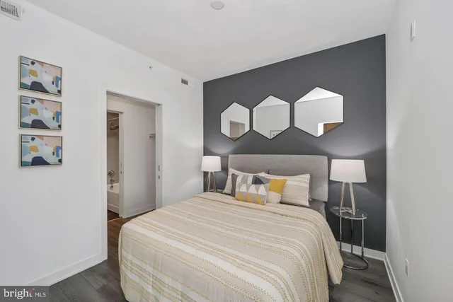 $2,100 | 2030 8th Street Northwest, Unit 310, Washington, DC 20001