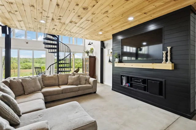 $799,000 | 13128 Highway 49, Erin, TN 37061