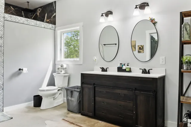 $799,000 | 13128 Highway 49, Erin, TN 37061