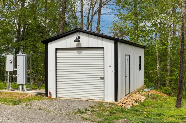 $799,000 | 13128 Highway 49, Erin, TN 37061