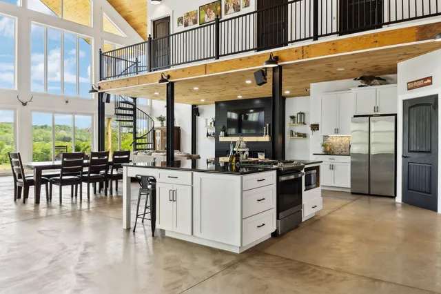 $799,000 | 13128 Highway 49, Erin, TN 37061