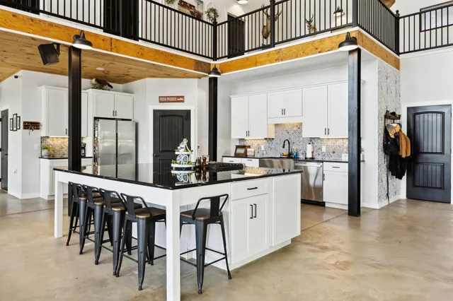 $799,000 | 13128 Highway 49, Erin, TN 37061