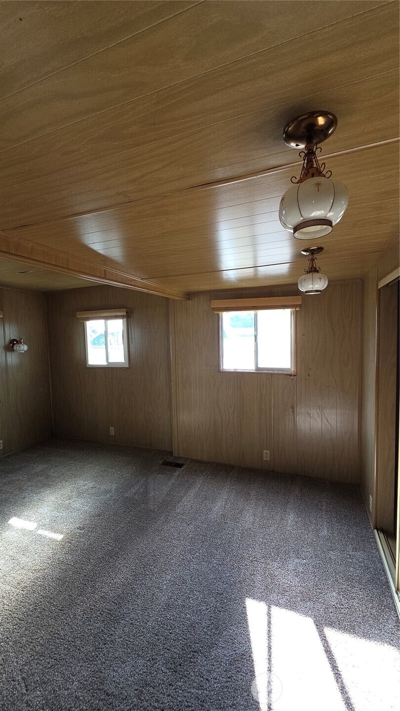 8314 38th Street East, Unit 4 Edgewood, WA 98371 - Photo 16 of 21 a view of empty room with window