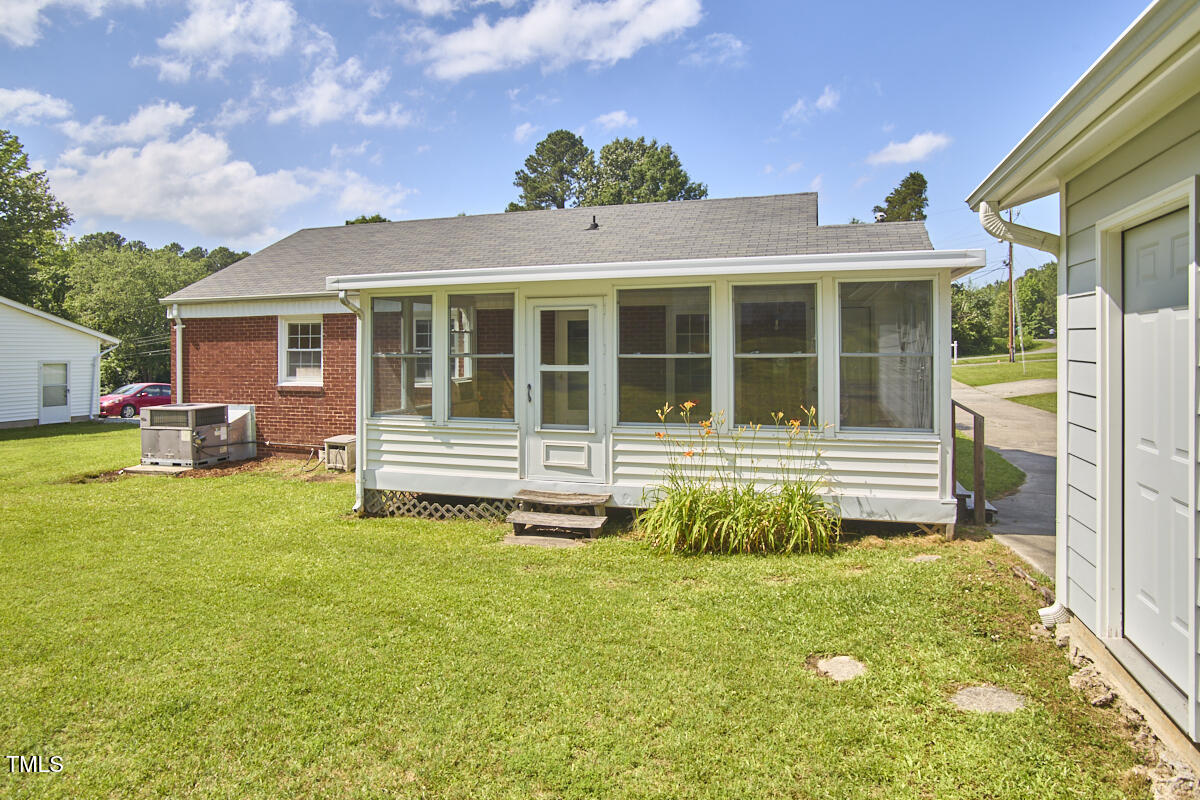 1105 Horseshoe Road Durham, NC 27703 - Photo 19 of 31 21a