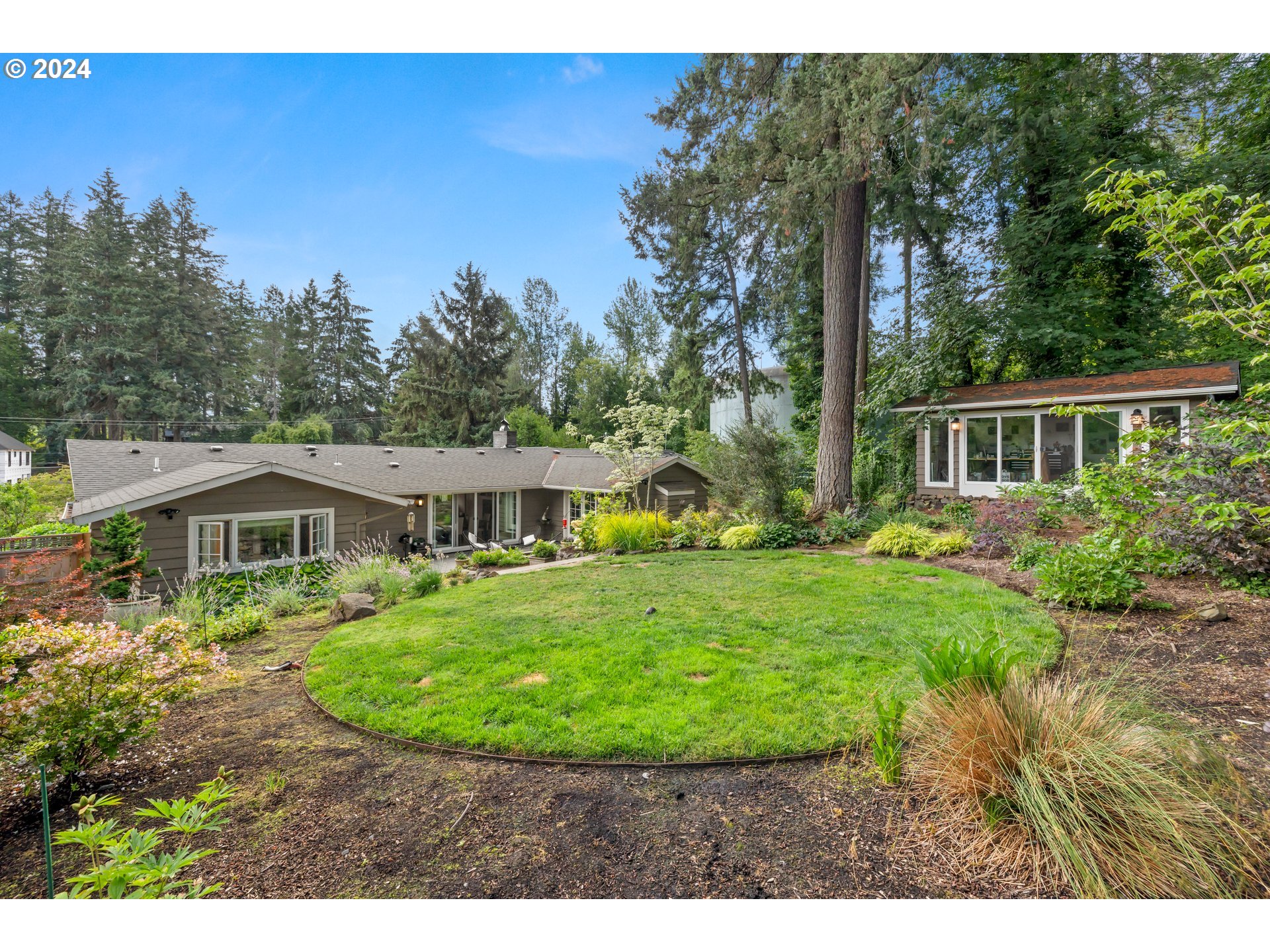 1830 Cloverleaf Road Lake Oswego, OR 97034 - Photo 34 of 43 Gallery Image 34