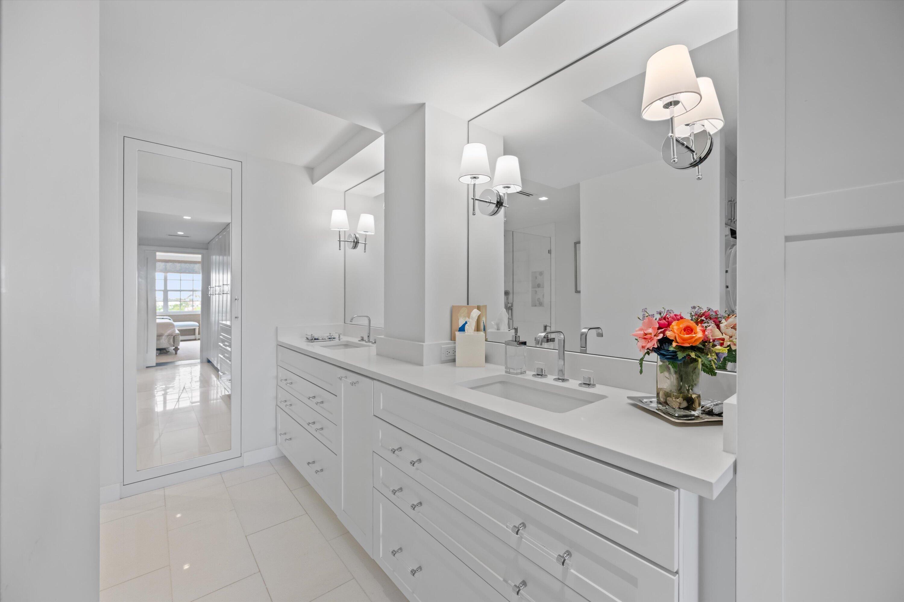 330 Cocoanut Row, Unit 5B Palm Beach, FL 33480 - Photo 14 of 23 26-DSC_4850