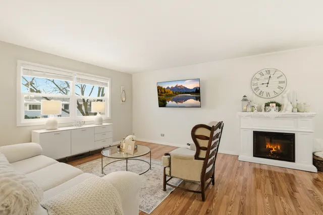 $404,900 | 72 West Nevada Avenue, Glendale Heights, IL 60139