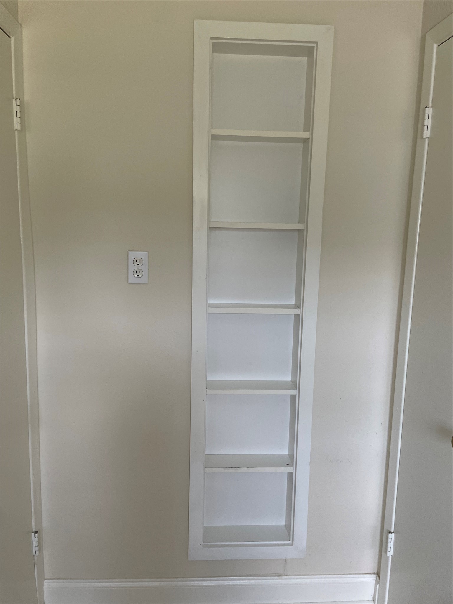 2030 Bissonnet Street Houston, TX 77005 - Photo 17 of 25 a view of an empty walk in closet