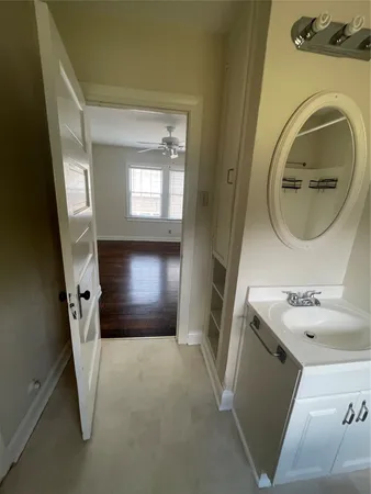 $1,200 | 2030 Bissonnet Street, Houston, TX 77005