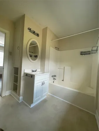 $1,200 | 2030 Bissonnet Street, Houston, TX 77005