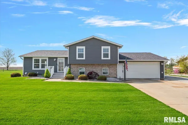 $289,900 | 4800 West Divernon Road, Auburn, IL 62615