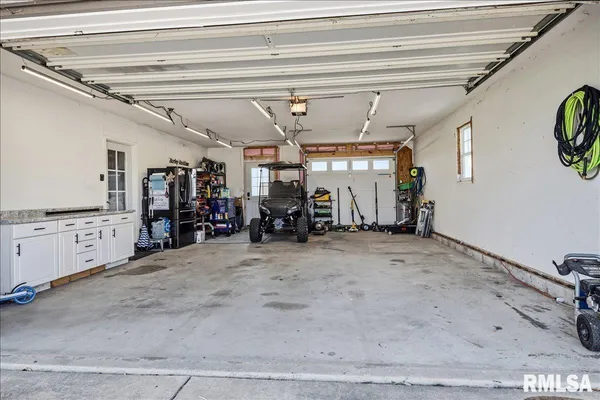 $289,900 | 4800 West Divernon Road, Auburn, IL 62615