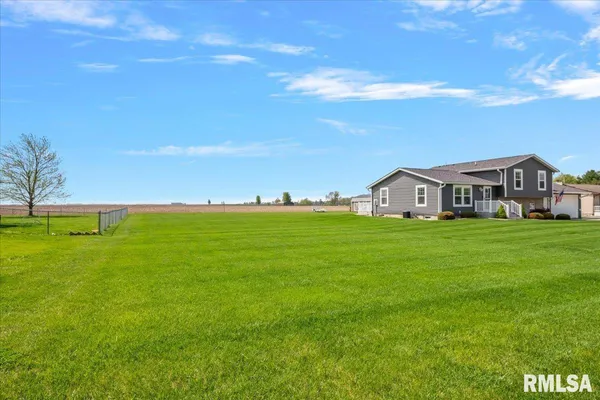 $289,900 | 4800 West Divernon Road, Auburn, IL 62615