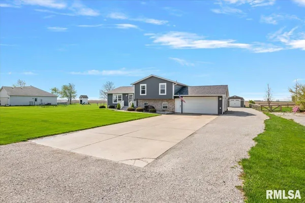 $289,900 | 4800 West Divernon Road, Auburn, IL 62615