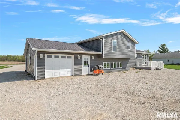 $289,900 | 4800 West Divernon Road, Auburn, IL 62615