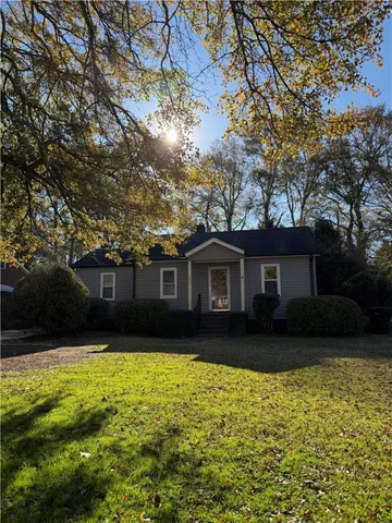 $1,750 | 217 Whitehall Road, Anderson, SC 29625